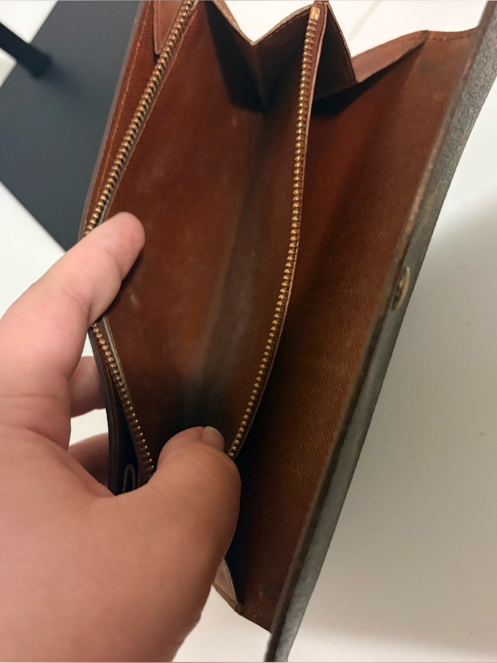 Louis Vuitton Brown Monogram Vintage Sara Chain Wallet Crossbody with Gold Charm - Picture 9 of 10